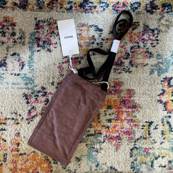 BAGGU phone sling nylon crossbody bag in peppercorn (raisin, brown) NWT - Picture 5 of 11